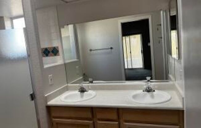 3 beds, 2 baths, $1,900