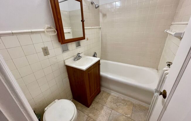 1 bed, 1 bath, $1,025, Unit 102