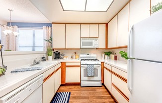 the preserve at ballantyne commons apartment kitchen