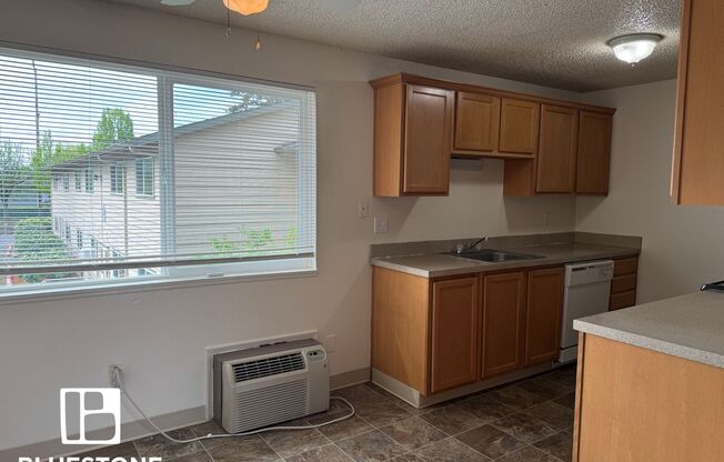 2 beds, 1 bath, 1,000 sqft, $1,325, Unit 32