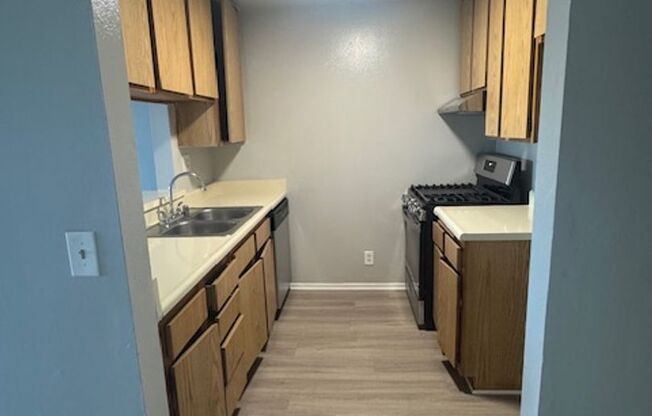 7817 Vineland Avenue