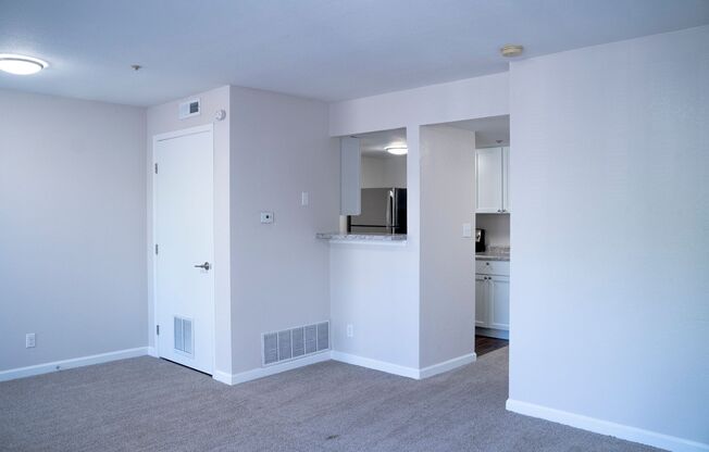 2 beds, 1 bath, 800 sqft, $1,445, Unit 14