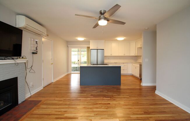 Nicely Updated 3+ Bed Mid-Century Home at Cathedral Park