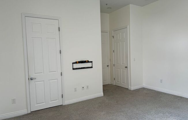 3 beds, 2.5 baths, $5,295, Unit #2