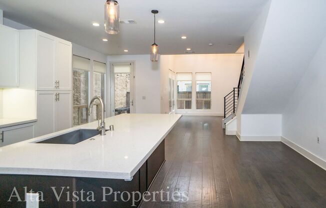Beautiful Townhome centrally located in Mission Valley at Civita!