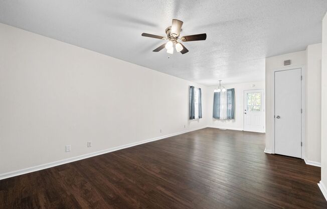 3 Bedroom Pet Friendly Home For Rent!