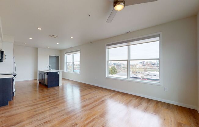 1 bed, 1 bath, 887 sqft, $1,900, Unit 501