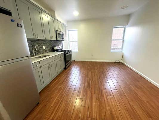 3 beds, 1 bath, 1,040 sqft, $3,500, Unit # FLOOR