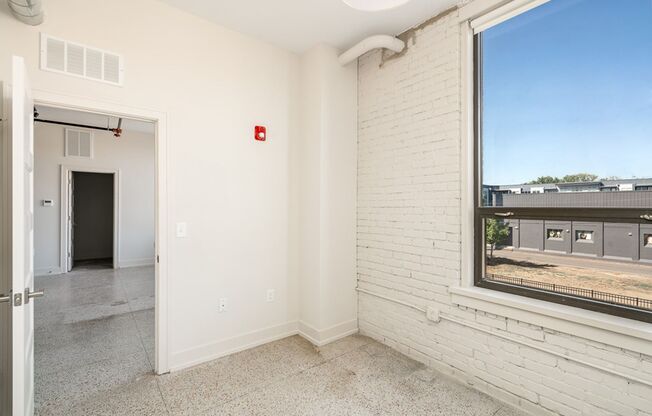 1 bed, 1 bath, $1,200, Unit 875 Michigan Ave Apt. 304