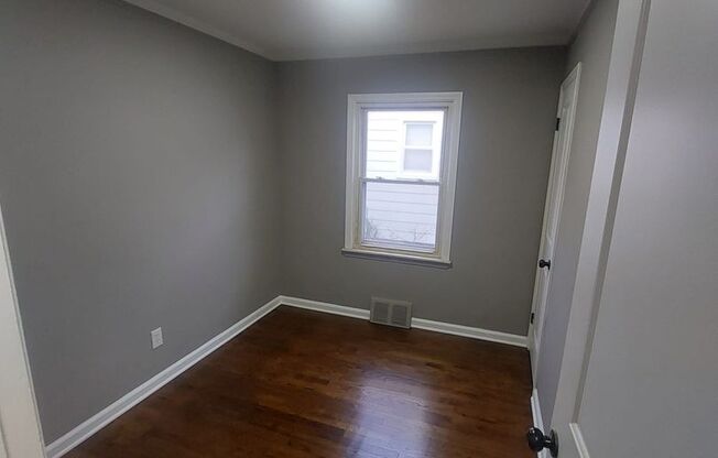 3 beds, 1 bath, $1,600