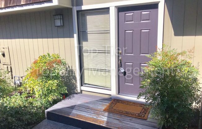 2 Bd/1.5 Ba, 1,202 sf two-story Walnut Creek Townhouse available 10/15 lease!