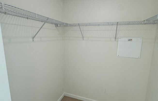 2 beds, 2 baths, $4,300, Unit #3212