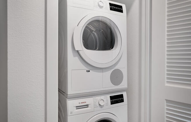 Studio, 1 bath, 655 sqft, $2,480, Unit 727