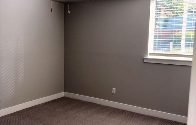 2 beds, 1 bath, 830 sqft, $1,395, Unit 64