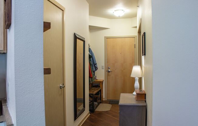 2 beds, 2 baths, 993 sqft, $1,375, Unit 614-209