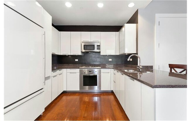 1 bed, 1 bath, 810 sqft, $5,200, Unit 3F