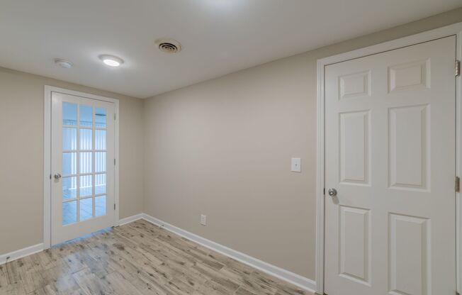 3 beds, 2 baths, 1,300 sqft, $1,825, Unit 666FPL