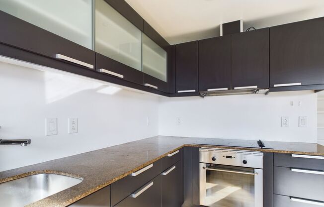 1 bed, 1 bath, 718 sqft, $2,050, Unit 5B