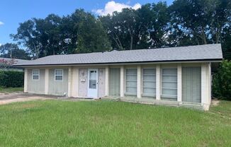 5833 Holmes Drive