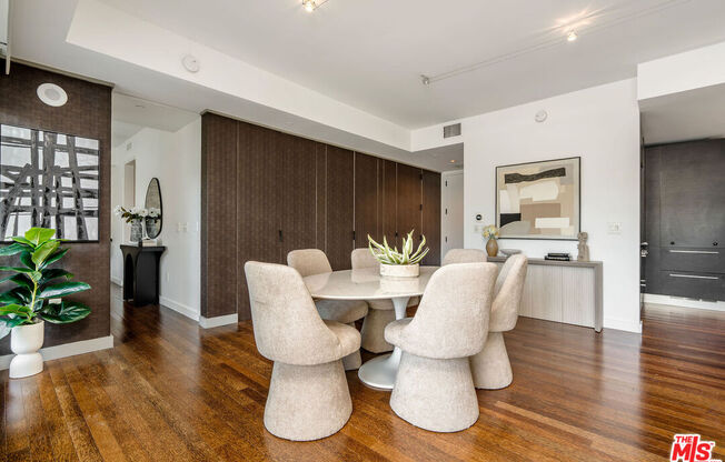 1 bed, 2 baths, 1,400 sqft, $5,500, Unit 10L