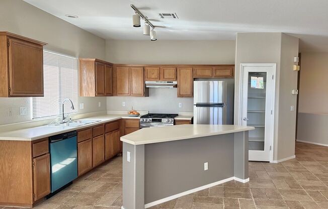 3bd/2bath 1-story home!