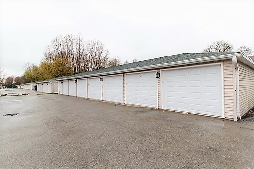 2 beds, 1 bath, $1,075, Unit 1156-10