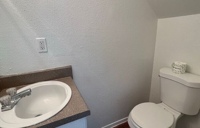 1 bed, 1.5 baths, 776 sqft, $975, Unit 19-601