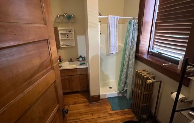 Studio, 1 bath, 700 sqft, $799