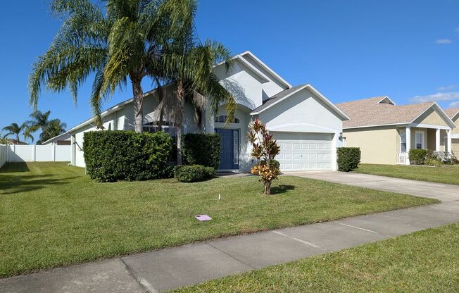 3 Bedroom, 2 Bathroom Home in Sanford!