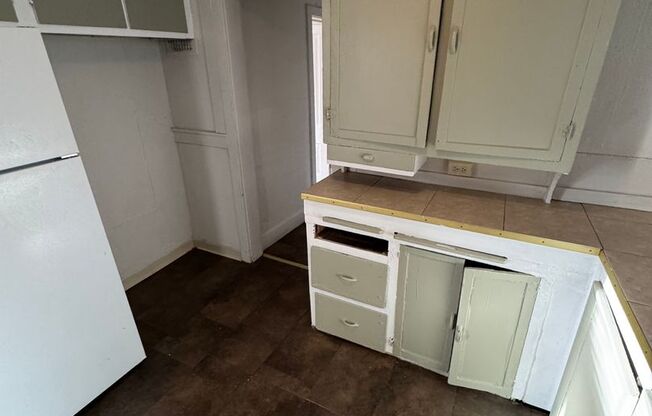 2 beds, 1 bath, $950