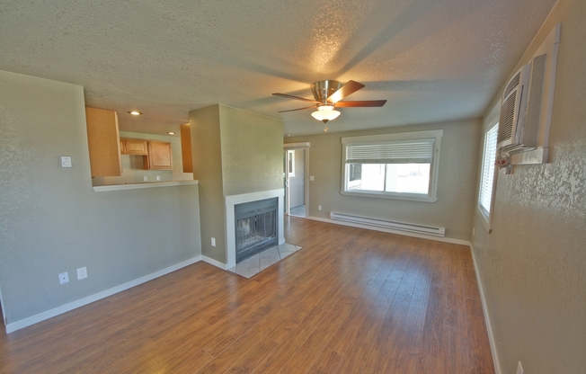 EASY LIVING - SE BOISE 2BR/1BA - New appliances, a garage and a small yard!