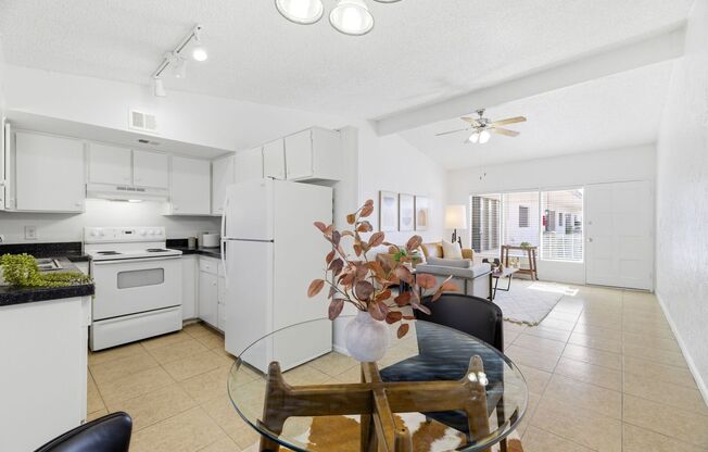 2 beds, 2 baths, 952 sqft, $1,150, Unit 230