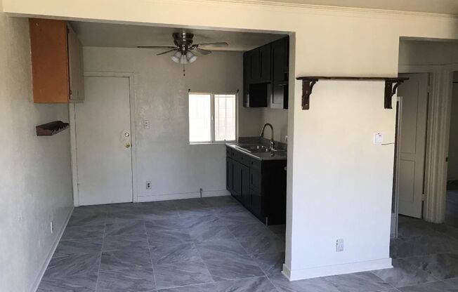 2 beds, 1 bath, $1,900, Unit 4