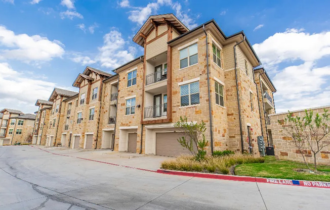 Exterior view of apartments in Grapevine TX.