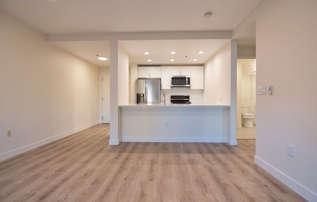 1 bed, 1 bath, 745 sqft, $2,310, Unit 405