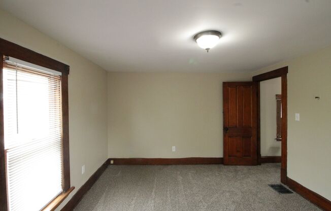 2 beds, 1 bath, $1,100