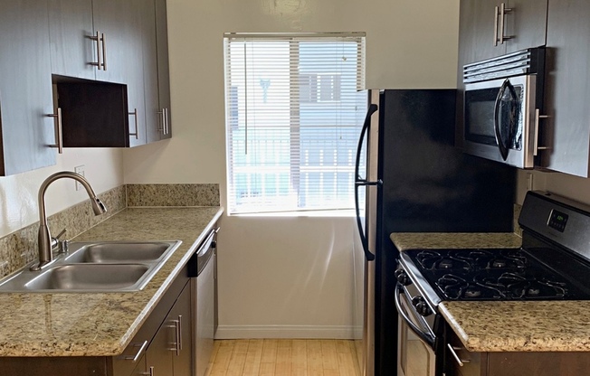 1 bed, 1 bath, 650 sqft, $2,195