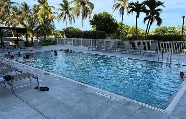 4301 Collins Ave cu-402, Miami Beach, FL 33140