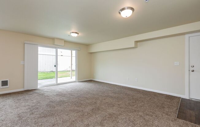 2 beds, 1 bath, 864 sqft, $1,600, Unit C1