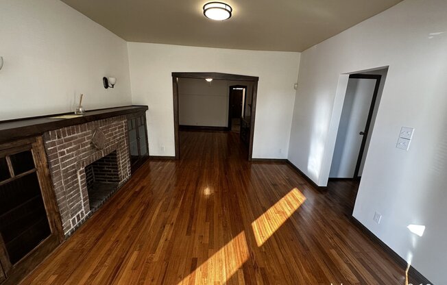 3020 W WALNUT ST