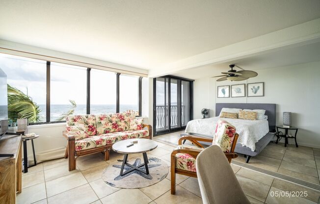 $4,500 / 2 Bed / 2 Bath /  OCEAN FRONT CONDO IN WAIALUA
