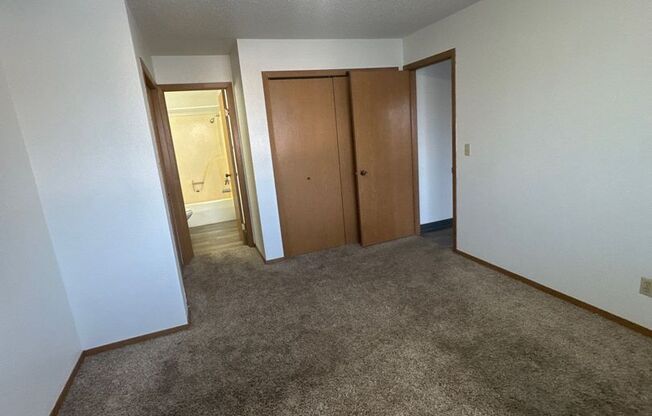 2 beds, 2 baths, 1,022 sqft, $1,090, Unit 205