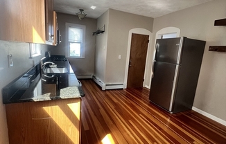 3 beds, 1 bath, 1,200 sqft, $3,000, Unit 34