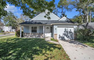 3 bedroom 2 bath home off Argyle Forest