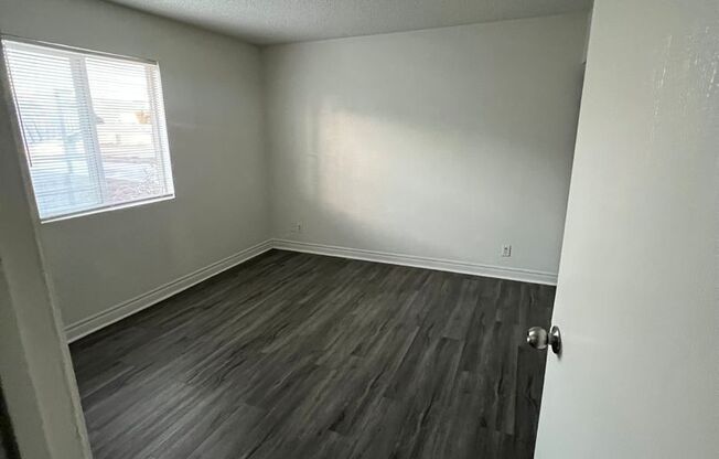 2 beds, 1 bath, $1,250, Unit D