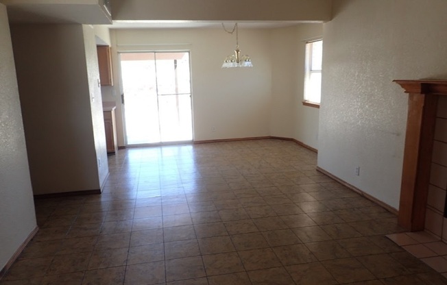 3 beds, 2 baths, $1,595