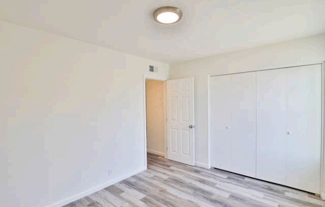 2 beds, 1 bath, 800 sqft, $1,250, Unit Unit 102