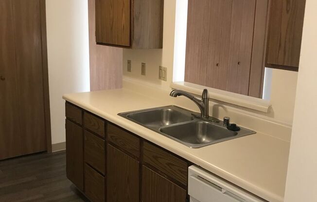 3 beds, 1 bath, 1,040 sqft, $1,695, Unit 3164-308