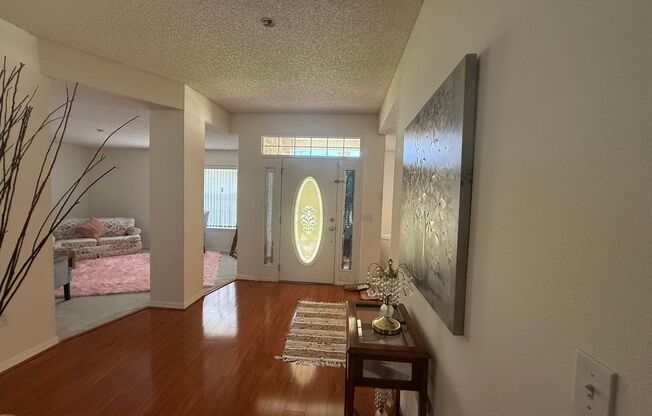 Spacious 4/3 Home in Indian Trails.