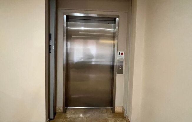 2 beds, 2 baths, 1,155 sqft, $1,395, Unit 39 E Agate Ave #402